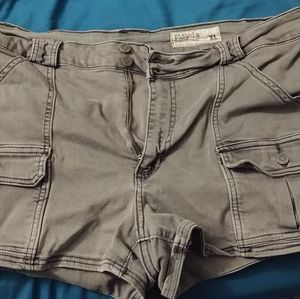Pistols shorts size XL